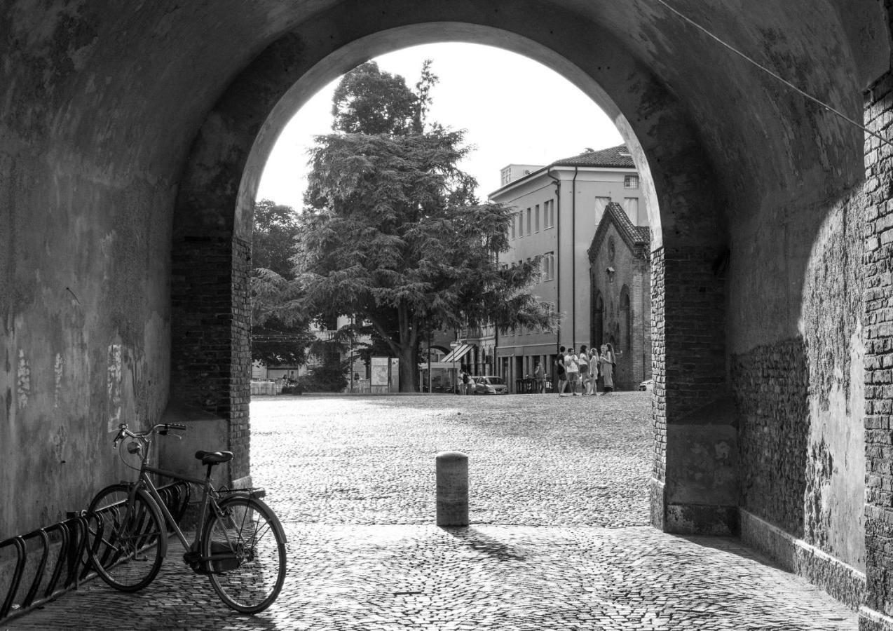 Al Zupgal Appartement Ferrara Buitenkant foto